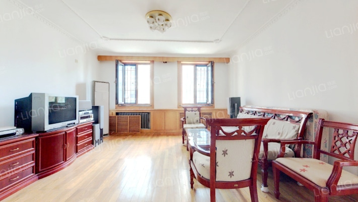 39中金鼎公寓二手房实景图