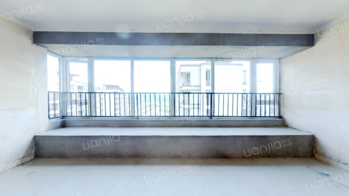 西径晓风苑二手房实景图