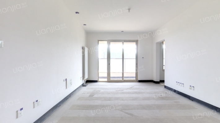 融创美盛宏园二手房实景图