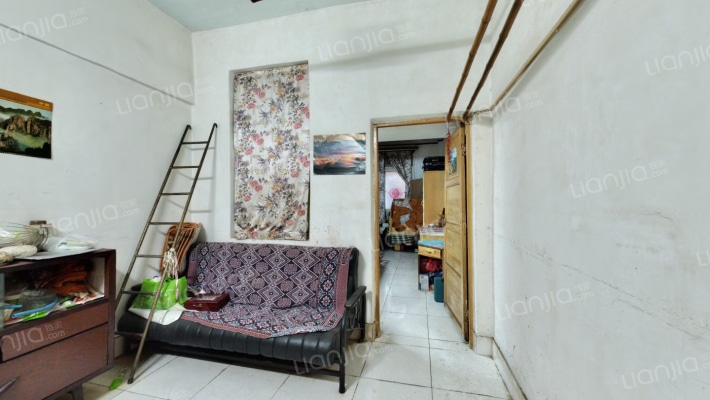 红燕社区二手房实景图