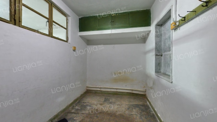 管道四区二手房实景图