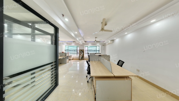 保利香槟花园公寓二手房实景图