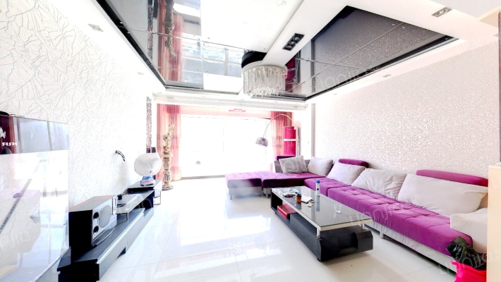 瑞士风情小镇一期二手房实景图