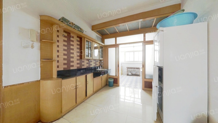 开发区槐林新村小区  地理好  交通便利    税费低-客厅