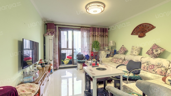 洋房全明格局，精装未住，满二税少全天采光-客厅