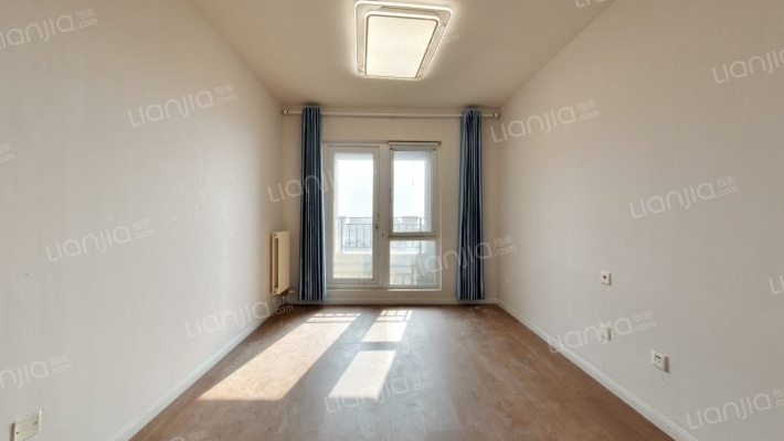 世茂萨拉曼卡二手房实景图