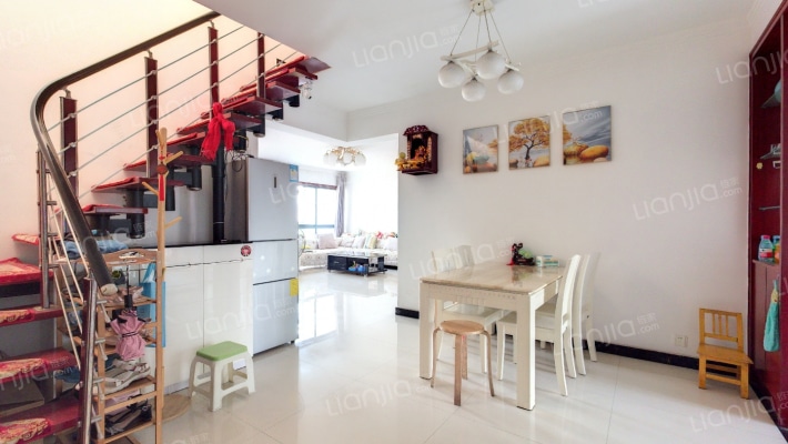 佳田塞纳城佳苑1#小区二手房实景图