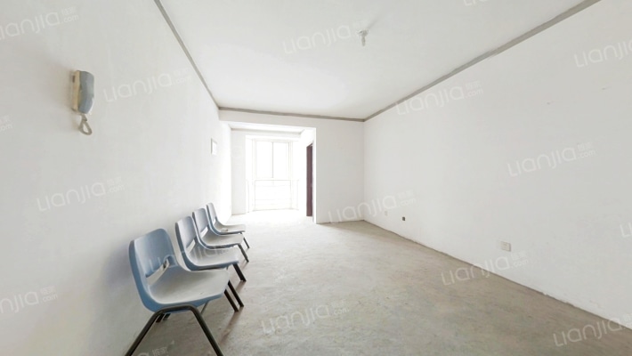 德信公园西侧 毛坯现房 南北通透户型 100万可议-客厅