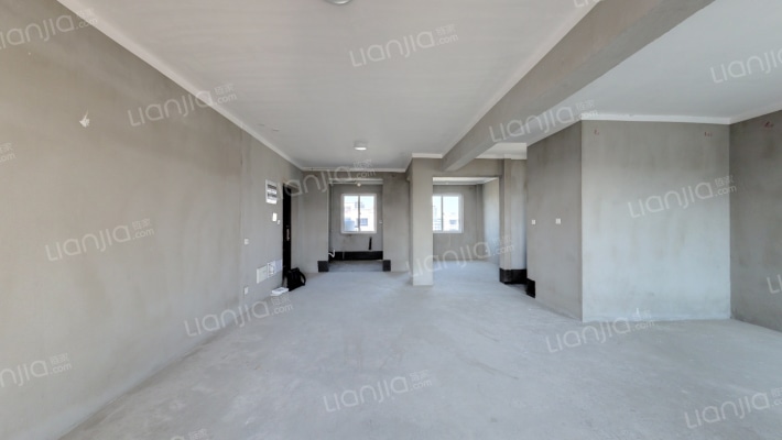 新兴岚湾一期东区二手房实景图