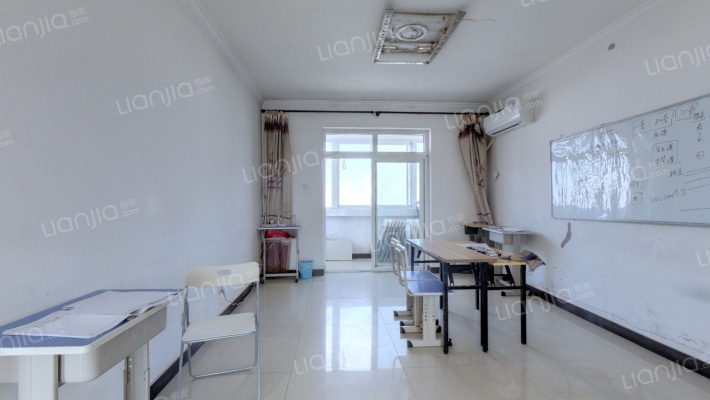 成熟社区，2008年的经典板楼和别墅一体社区。-客厅