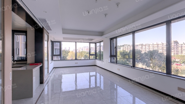 万科翡翠心湖二手房实景图