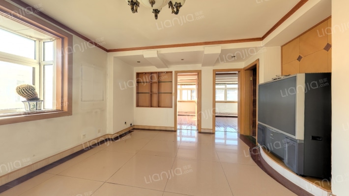 迎新里二手房实景图