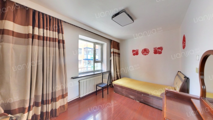 泰来小区二手房实景图