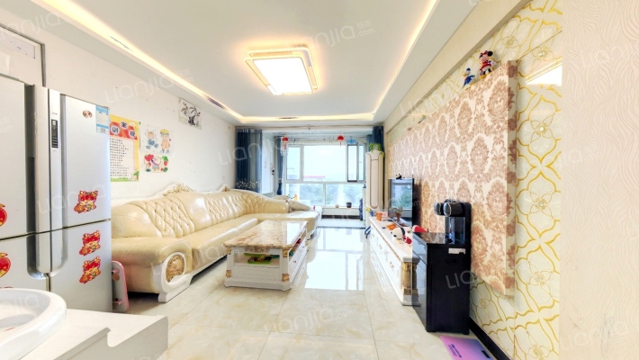 钻石院内朝南户型，采光好，精装自住，出行方便-客厅