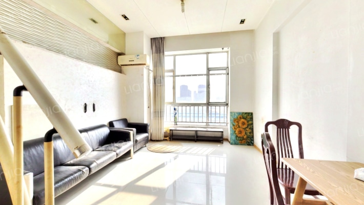 青春驿站二手房实景图