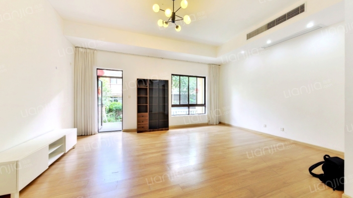 蓝色剑桥二手房实景图