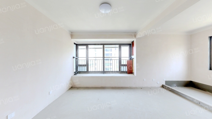 鸿翔蔚蓝海岸府二手房实景图