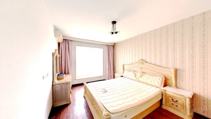 景观花园二手房实景图