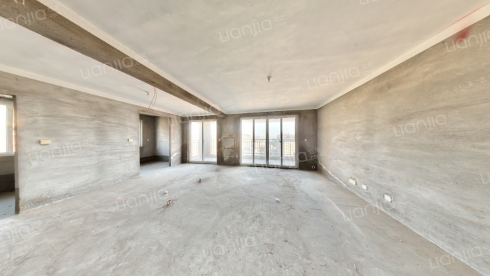 和润卧龙城二手房实景图