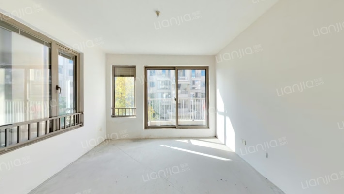 绿地新里海源名邸二手房实景图