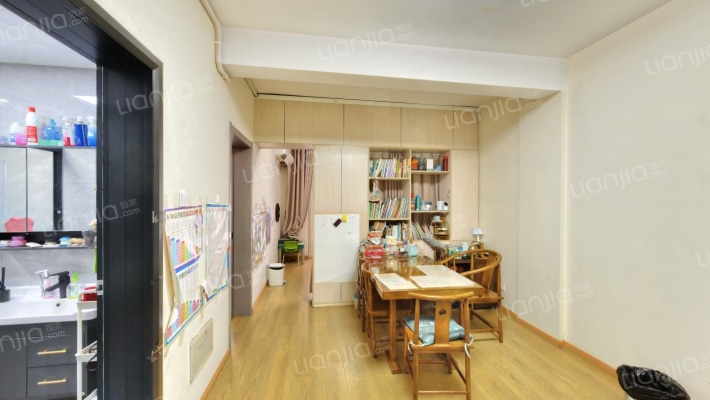 龙兴苑小区二手房实景图