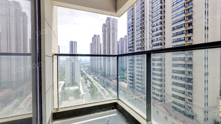 环球中心一期C区二手房实景图