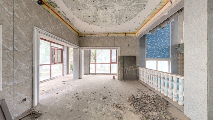 橘郡礼顿山二手房实景图