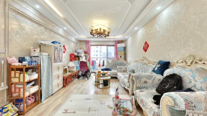 朗香小镇二手房实景图