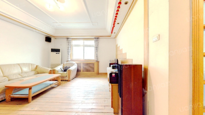 新兴花园二手房实景图