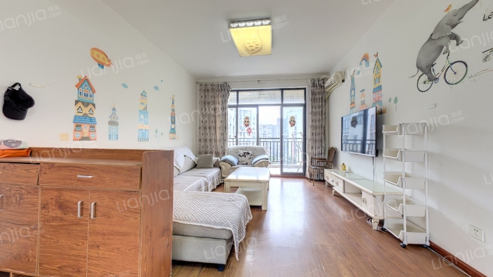 温哥华花园二手房实景图