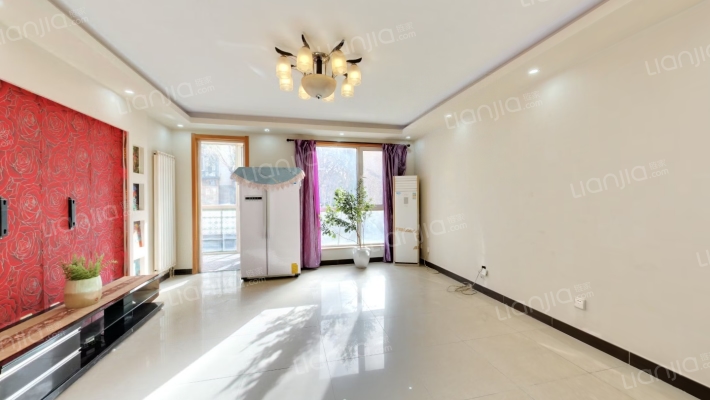 顺驰领海二手房实景图