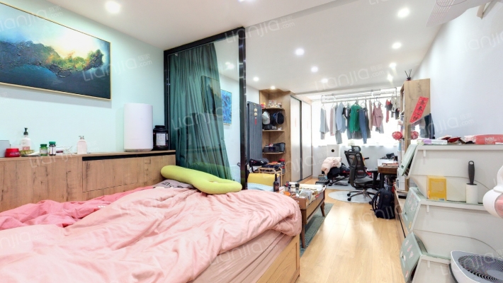 新贵都C区二手房实景图