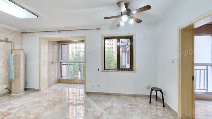 天山熙湖二手房实景图