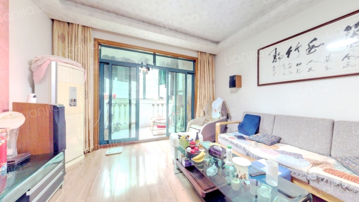 圣卡洛铂庭二手房实景图