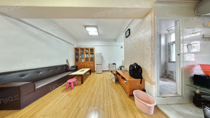 中胜大楼二手房实景图