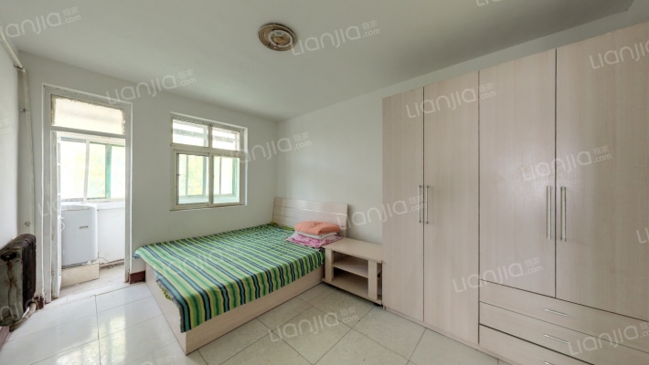 展览路25号公交院二手房实景图