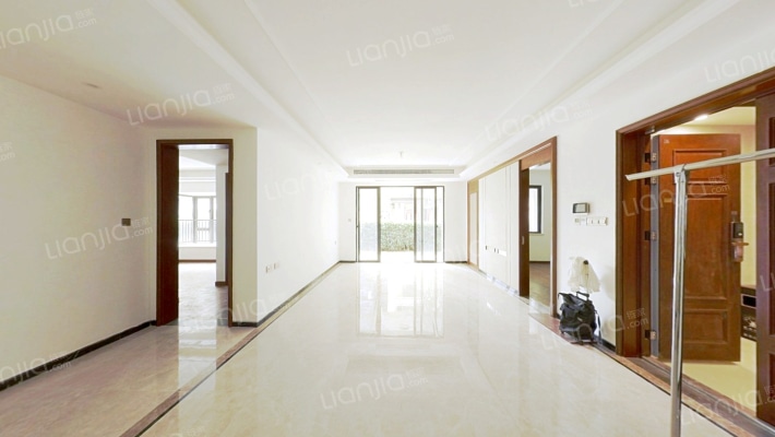 彰泰红二手房实景图