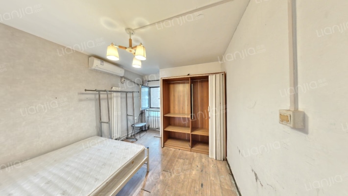 亚林上苑二手房实景图