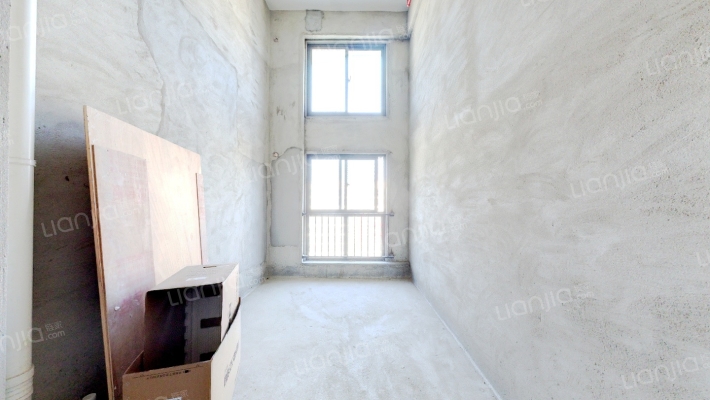 信通悦江公馆二手房实景图