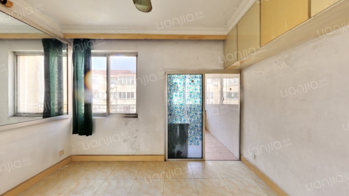 海兴新村二手房实景图