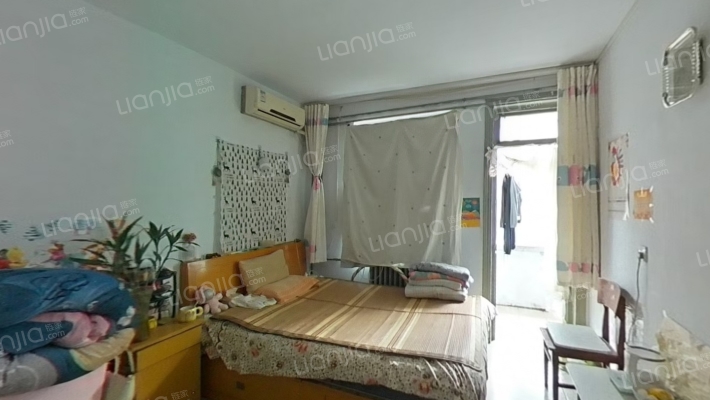 青年影院东28号院二手房实景图