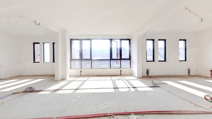 驿山高尔夫二手房实景图