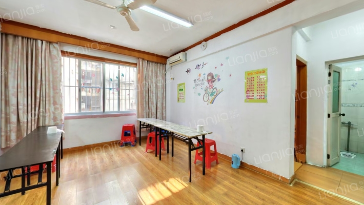 天桃路24号大院生活区二手房实景图