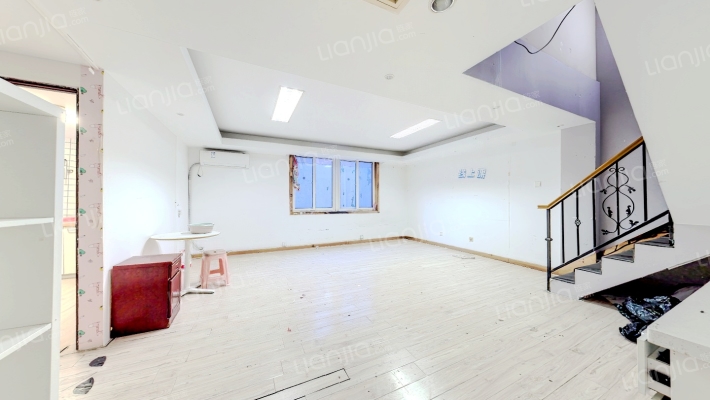 华世隆国际公寓二手房实景图