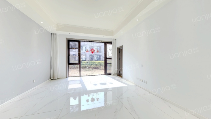 绿城晓风湖畔二手房实景图