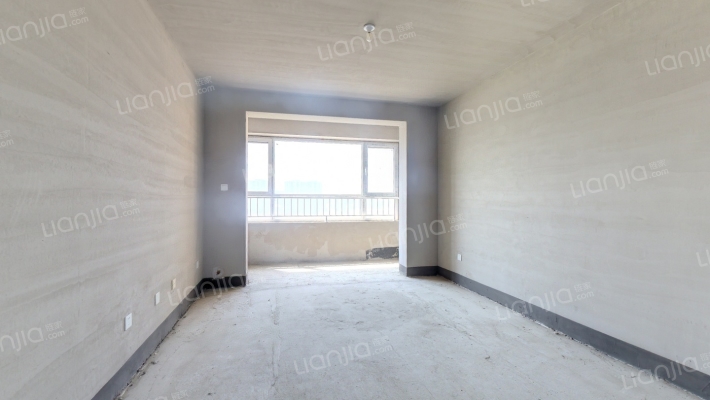 位置优越，交通便利，配套齐全！-客厅