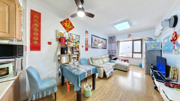 悦丽海湾四期二手房实景图