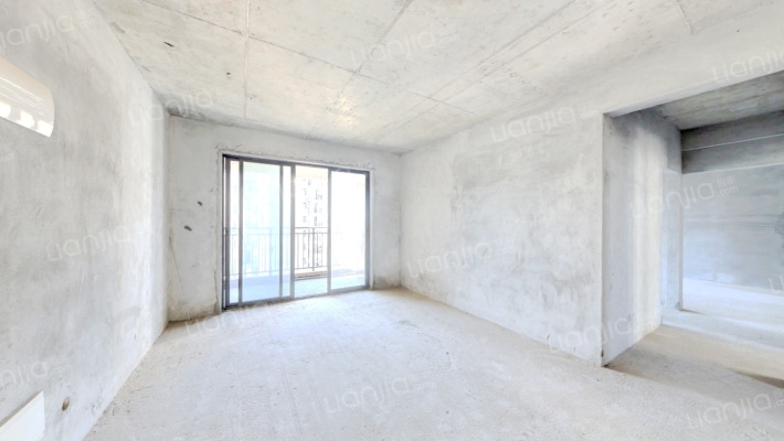 保华铂郡二手房实景图