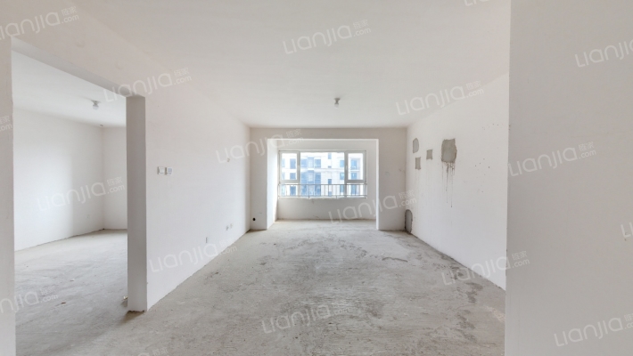 名湖花苑二手房实景图