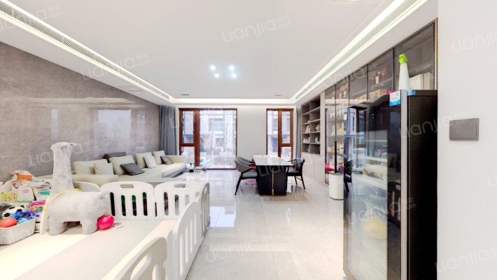 伟峰东域B区二手房实景图